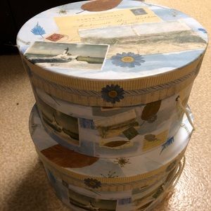 Nesting hat boxes